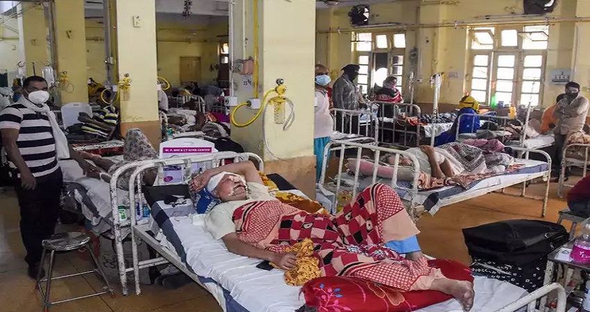 UP: कोरोना के बाद ब्लैक फंगस का आतंक, CM योगी ने महामारी घोषित करने के दिए निर्देश UP: कोरोना के बाद ब्लैक फंगस का आतंक, CM योगी ने महामारी घोषित करने के दिए निर्देश